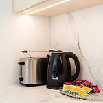 Sunny Escape - With Terrace Apartament