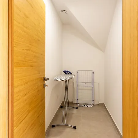 Sunny Escape - With Terrace