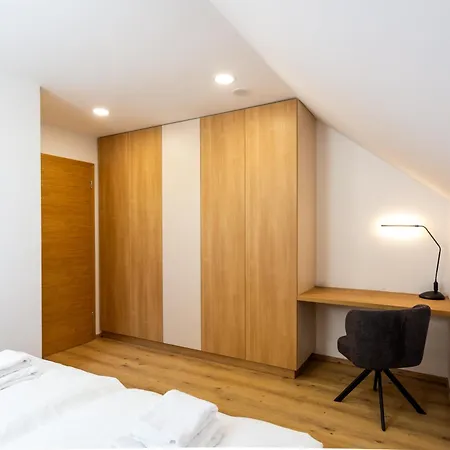 Sunny Escape - With Terrace * לאסצה