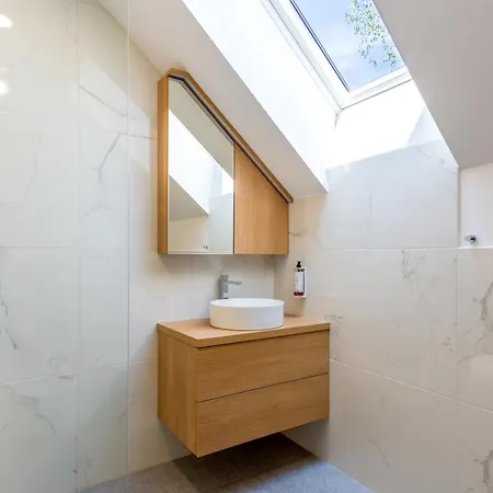 Sunny Escape - With Terrace * לאסצה