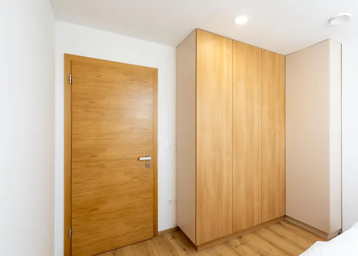 Sunny Escape - With Terrace